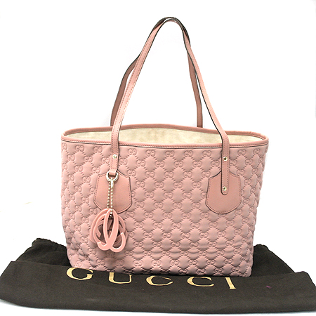 ����  �����