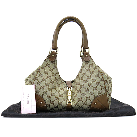 ����  �����