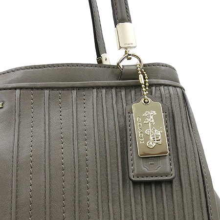 Coach(��ġ) 27889 Madison(�޵�) Cafe Pintuck Carryall ����� �̹���4 - ���̺��� �߰���ǰ