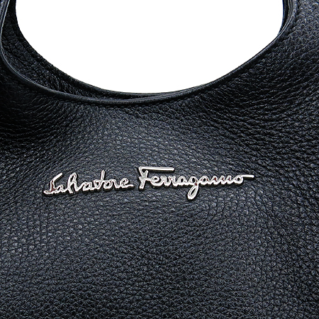 Ferragamo(��󰡸�) 21 B834 �ǹ� ��Ż �̴ϼ� �ΰ� ���� CALF ���� ����� �̹���4 - ���̺��� �߰���ǰ
