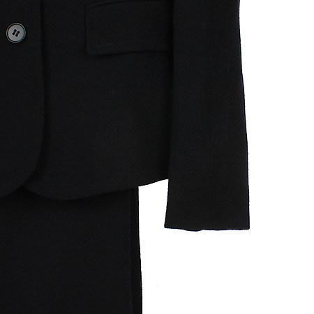 Emporio Armani(�������� �Ƹ�����) �����÷� ���� �̹���3 - ���̺��� �߰���ǰ