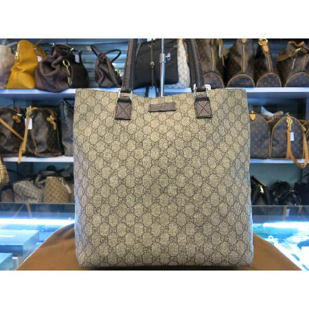 ����  �����