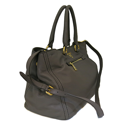 Prada(�����) BN2103 ������ SOFT CALF (�۾��� ����) ��Ʈ�� + ��� ��Ʈ�� [�ϻ����] �̹���3 - ���̺��� �߰���ǰ