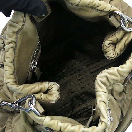 Prada(�����) BN1789 ���� �ΰ� ��Ƽ�� ����  NAPPA(�簡��) ������ ��Ʈ�� + �����Ʈ�� �̹���6 - ���̺��� �߰���ǰ