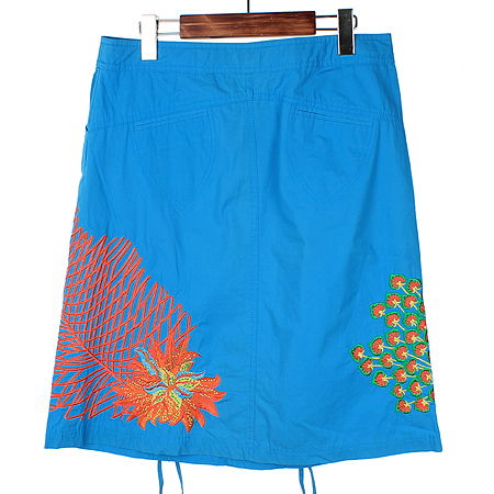 Escada(�������) �����÷� ��ĿƮ �̹���3 - ���̺��� �߰���ǰ