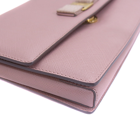 Ferragamo(��󰡸�) 21D 855 �ٶ���� ��ũ ���� ü�� ����� [���빮��] �̹���3 - ���̺��� �߰���ǰ