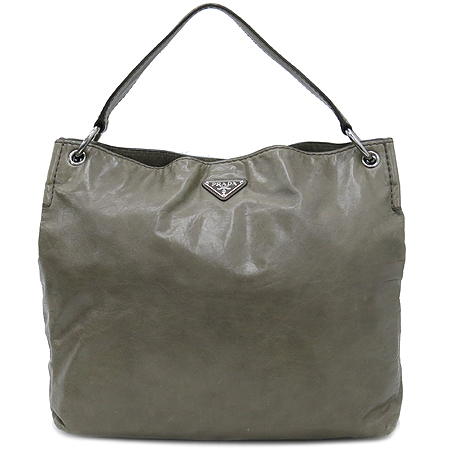 �����  �����