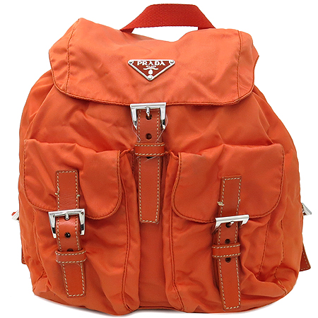 �����  ����