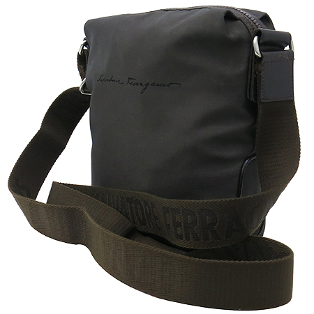 Ferragamo(��󰡸�) 24 8744 ���� �к긯 �ΰ� ��� ũ�ν��� �̹���2 - ���̺��� �߰���ǰ