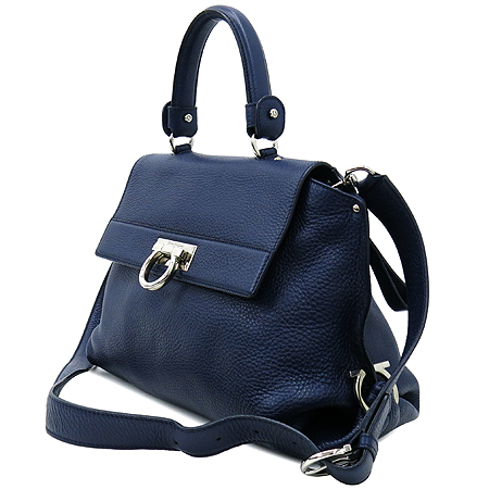 Ferragamo(��󰡸�) 21 A896 ���̺� ���� �ǹ� ��Ż ��ġ�� ����Ŭ ���Ǿ� ��Ʈ�� + �����Ʈ�� �̹���3 - ���̺��� �߰���ǰ