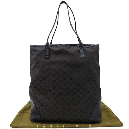 ����  �����