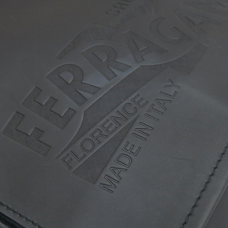 Ferragamo(��󰡸�) 24 7208 ���� ���� �ΰ� ������ ũ�ν��� [��������] �̹���3 - ���̺��� �߰���ǰ