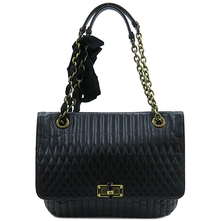 ����  �����