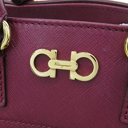Ferragamo(��󰡸�) 21 E235 ���ǾƳ� ���� ���� ��ġ�� ��� �̴� ��Ʈ �� ũ�ν��� �̹���4 - ���̺��� �߰���ǰ