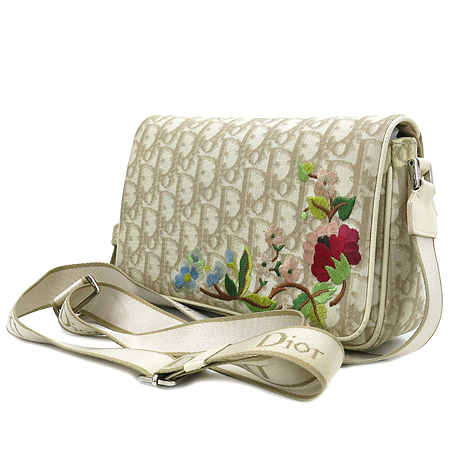 Dior(ũ����î���) �ö�� �ڼ� ��� ũ�ν��� �̹���2 - ���̺��� �߰���ǰ