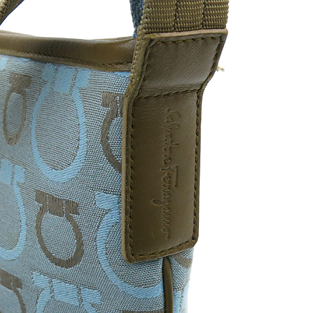 Ferragamo(��󰡸�) 21 5761 ��ġ�� �ΰ� ũ�ν��� �̹���3 - ���̺��� �߰���ǰ