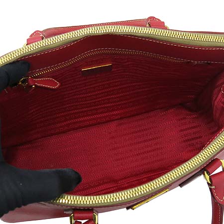 Prada(�����) BN1293 SAFFIANO LUX FUOCO ���ǾƳ� ���� ���� �ﰢ�ΰ� ��Ʈ�� �̹���6 - ���̺��� �߰���ǰ