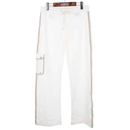 ���׳�  ����