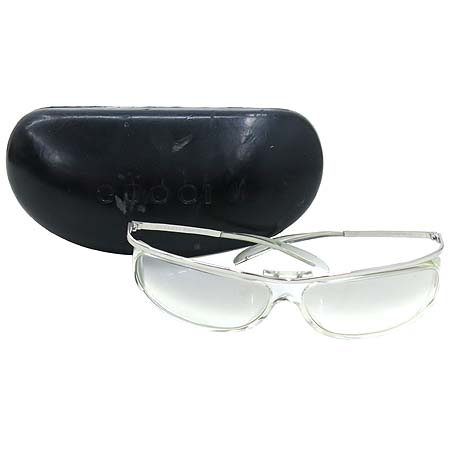 ����  ���۶�