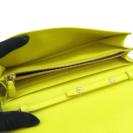 Prada(�����) 1M1290 ���ο� ���ǾƳ� ���� ������ + ü�� ��Ʈ�� �̹���6 - ���̺��� �߰���ǰ