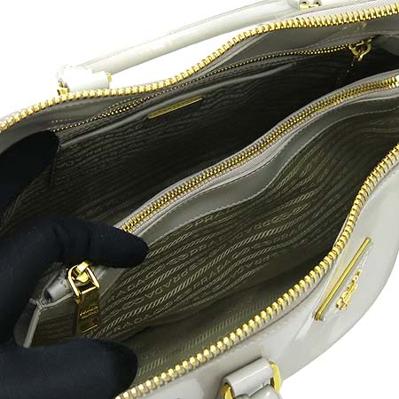 Prada(�����) BL0861 SPAZZOLATO(����������) QUARZO ����Ʈ�׷��� ����ΰ� ��Ʈ�� �̹���6 - ���̺��� �߰���ǰ