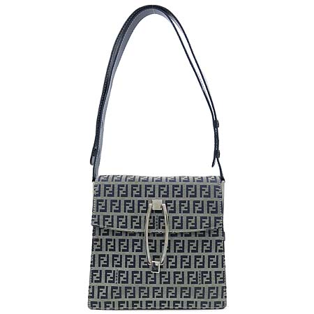 ���  �����