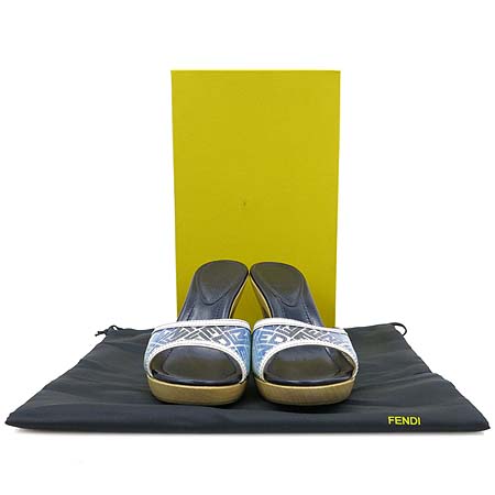 ���  ����