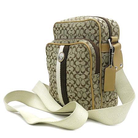 Coach(��ġ) �ñ״�ó �ڰ��� ���� �ΰ� ��� ũ�ν��� �̹���2 - ���̺��� �߰���ǰ