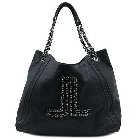 ����  �����