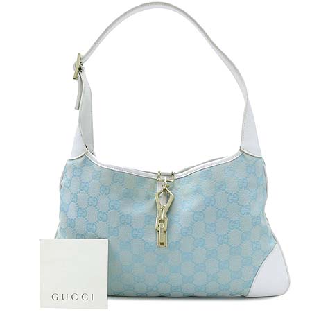 ����  �����