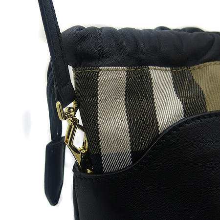 Burberry(������) 39150601 ���� �ΰ� Ŭ���� üũ �к긯 ���� ���� ȥ�� ũ�ν��� [��������] �̹���4 - ���̺��� �߰���ǰ