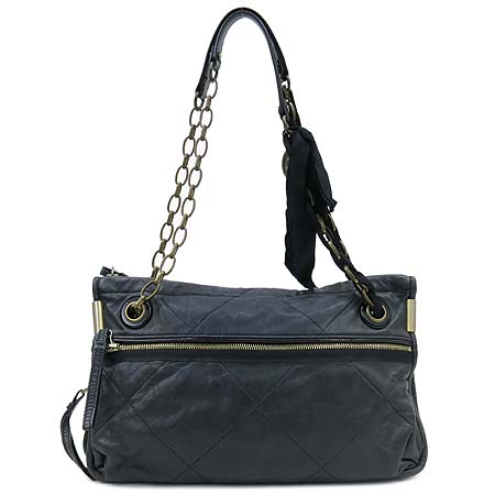 ����  �����