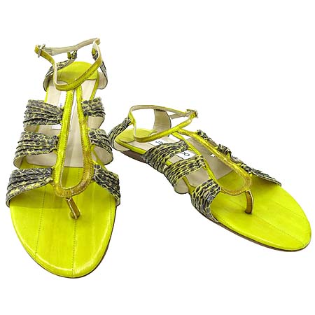 ������  ����