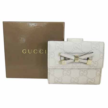 ����  ������