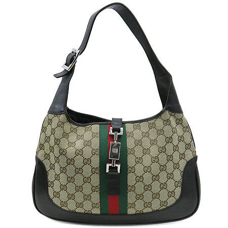 ����  �����