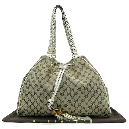 ����  �����