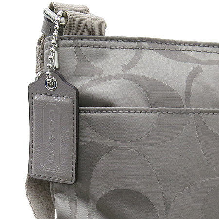 Coach(��ġ) 77408 ���� �ΰ� �ñ״�ó �к긯 ũ�ν��� �̹���4 - ���̺��� �߰���ǰ