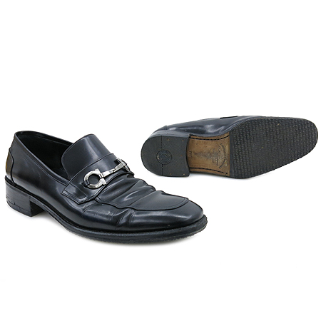 Ferragamo(󰡸) TEATRO    ġ Ŭ   ̹3 - ̺ ߰ǰ