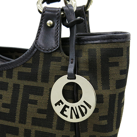 Fendi(���) 8BH156 FF�ΰ� �к긯 ��ī ����� �̹���3 - ���̺��� �߰���ǰ