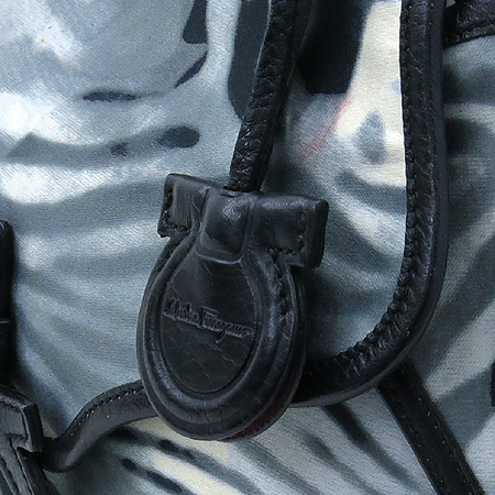 Ferragamo(��󰡸�) 21 5779 ��ġ�� ��Ŭ �����[��õ ������] �̹���3 - ���̺��� �߰���ǰ