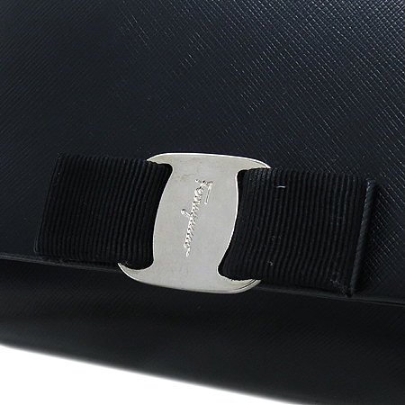 Ferragamo(��󰡸�) 22 B558 ���ǾƳ� ���� ���� �ٶ���� ���� ü�� ����� [�б�������] �̹���4 - ���̺��� �߰���ǰ