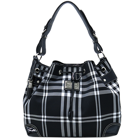 ����  �����