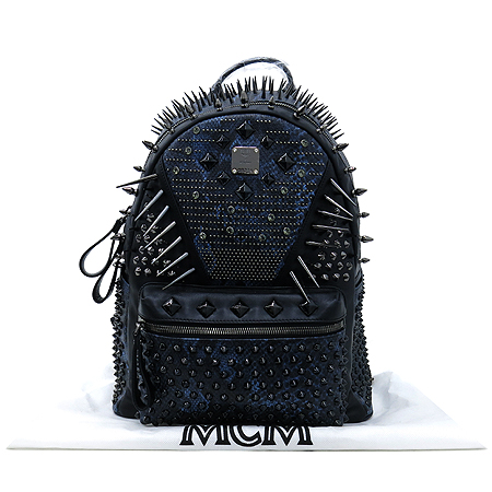 ������  ����