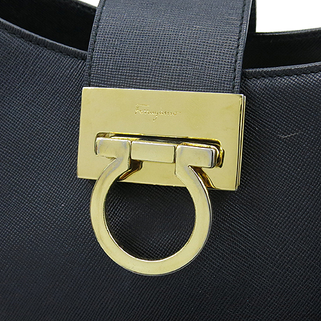 Ferragamo(��󰡸�) 21 8662 ���� ��ġ�� ��� ����� �̹���3 - ���̺��� �߰���ǰ