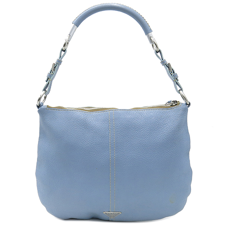 �����  �����