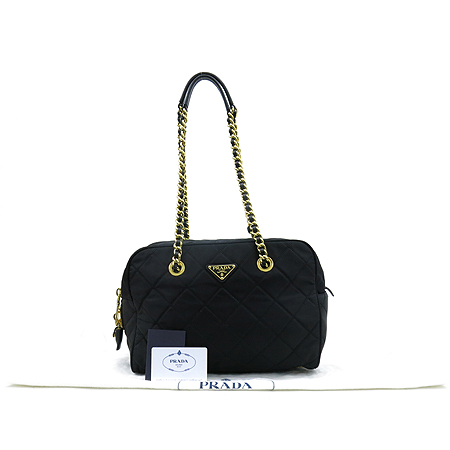 �����  �����