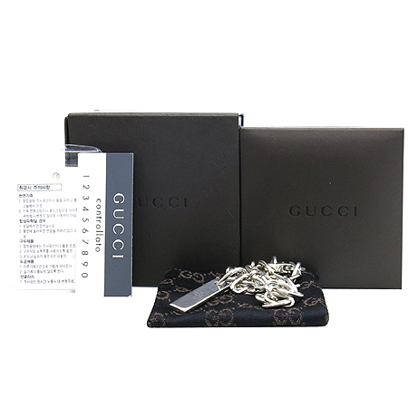 ����  �����