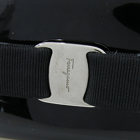 Ferragamo(��󰡸�) 22 A926 ���� ���̴�Ʈ���� �ٶ���� 2�� ������ [�б�������] �̹���3 - ���̺��� �߰���ǰ