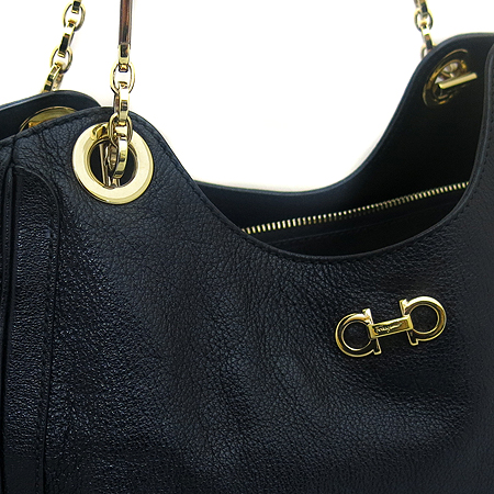 Ferragamo(��󰡸�) 21 B974 ���� ��ġ�� �ΰ� ��� ���� ���� ����� [���빮��] �̹���3 - ���̺��� �߰���ǰ