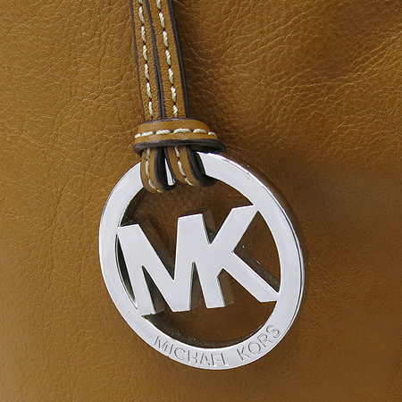 MICHAELKORS (����Ŭ�ھ) ASTOR(�ֽ���) ��Ÿ�� ü�� ��ÿ ��Ʈ�� + ��� ��Ʈ�� �̹���4 - ���̺��� �߰���ǰ